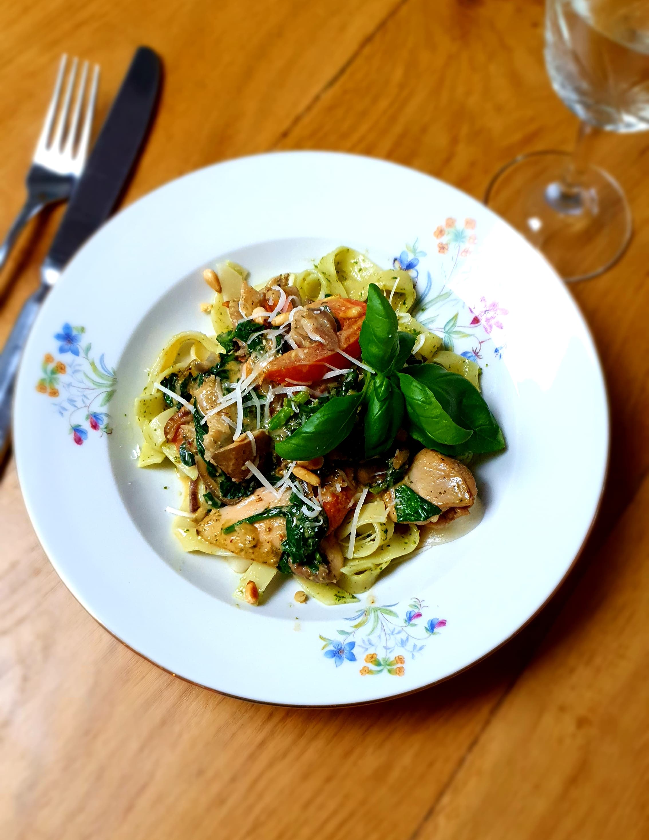 Pasta kip pesto