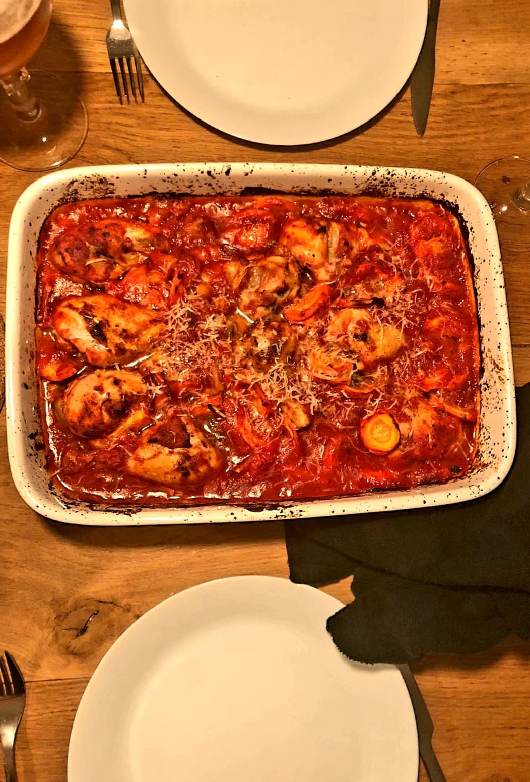 Kippenpoten in tomatensaus