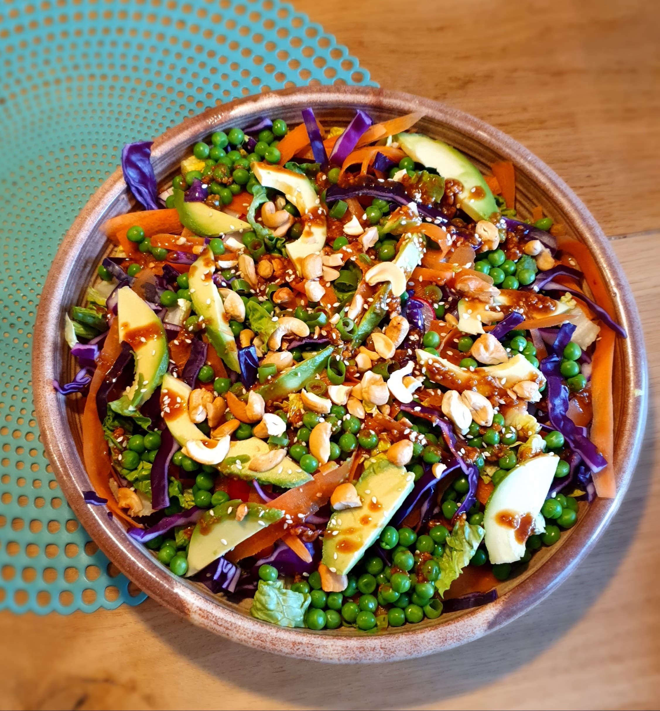 Thaise salade Rode kool en cashewnoten