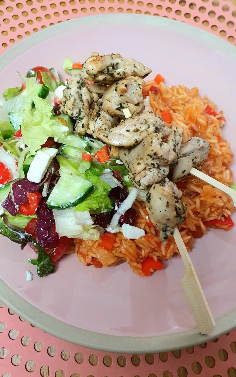 Kip souvlaki met groenten rijst