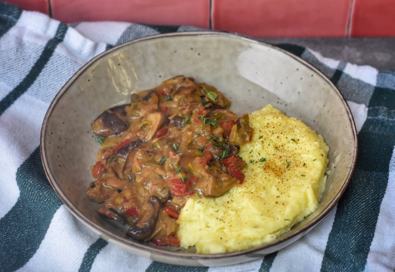 Vegetarische stoofpot met champignons