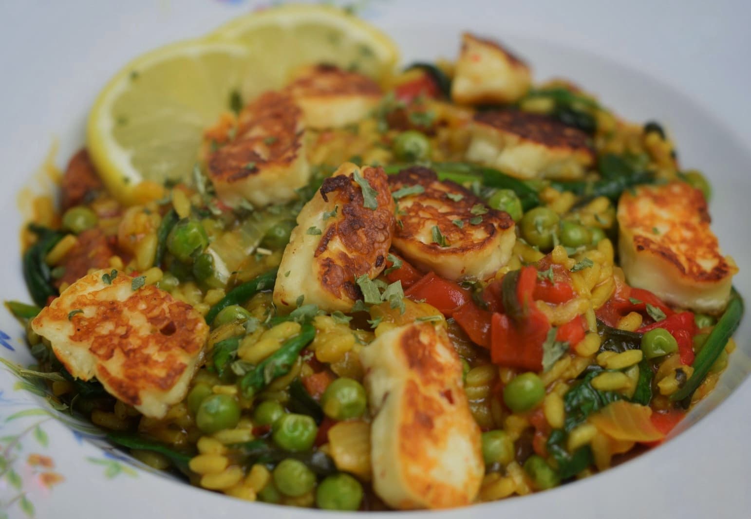 Makkelijke groentepaella met halloumi