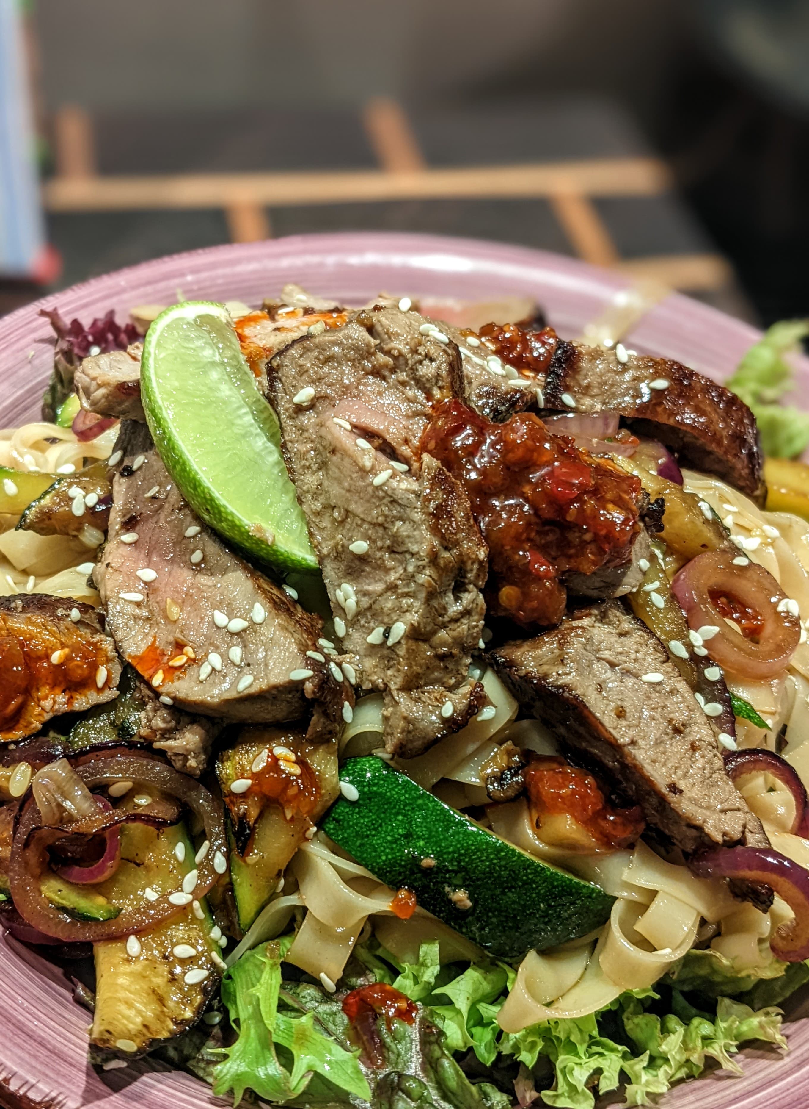 Oosterse biefstuk salade