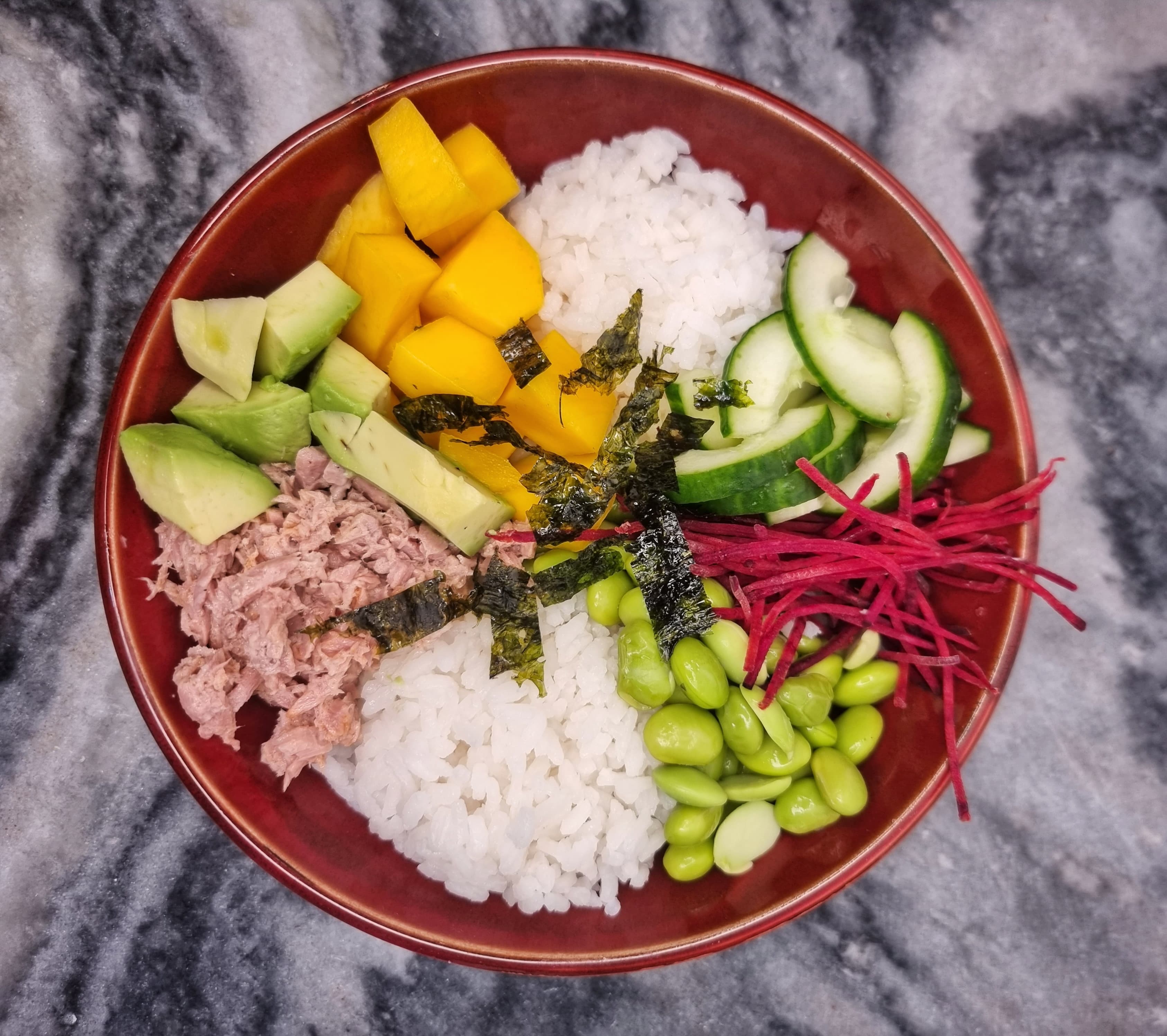 Pokebowl met tonijn en mango