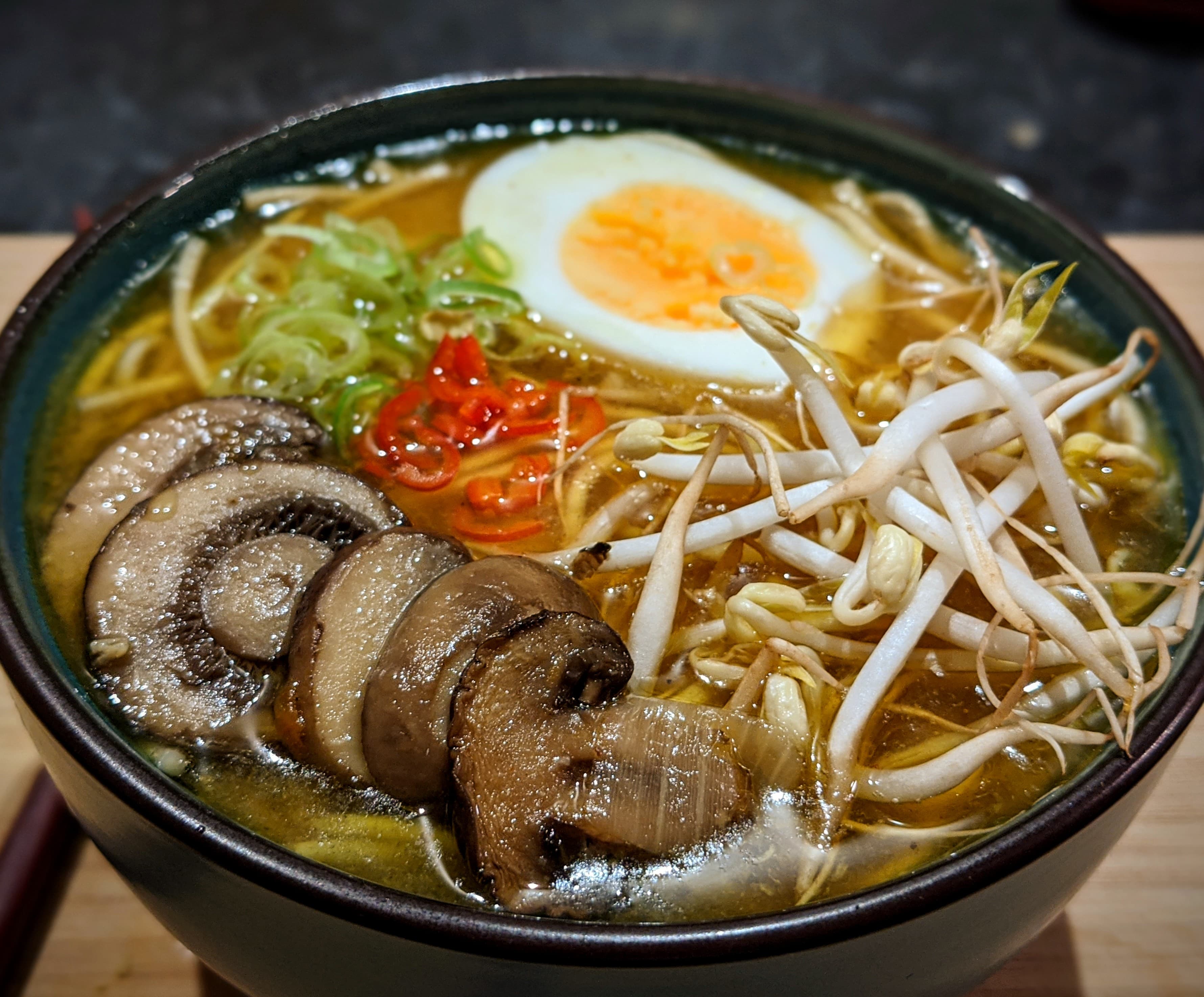 Simpele Japanse Shoyu Noodle Soep