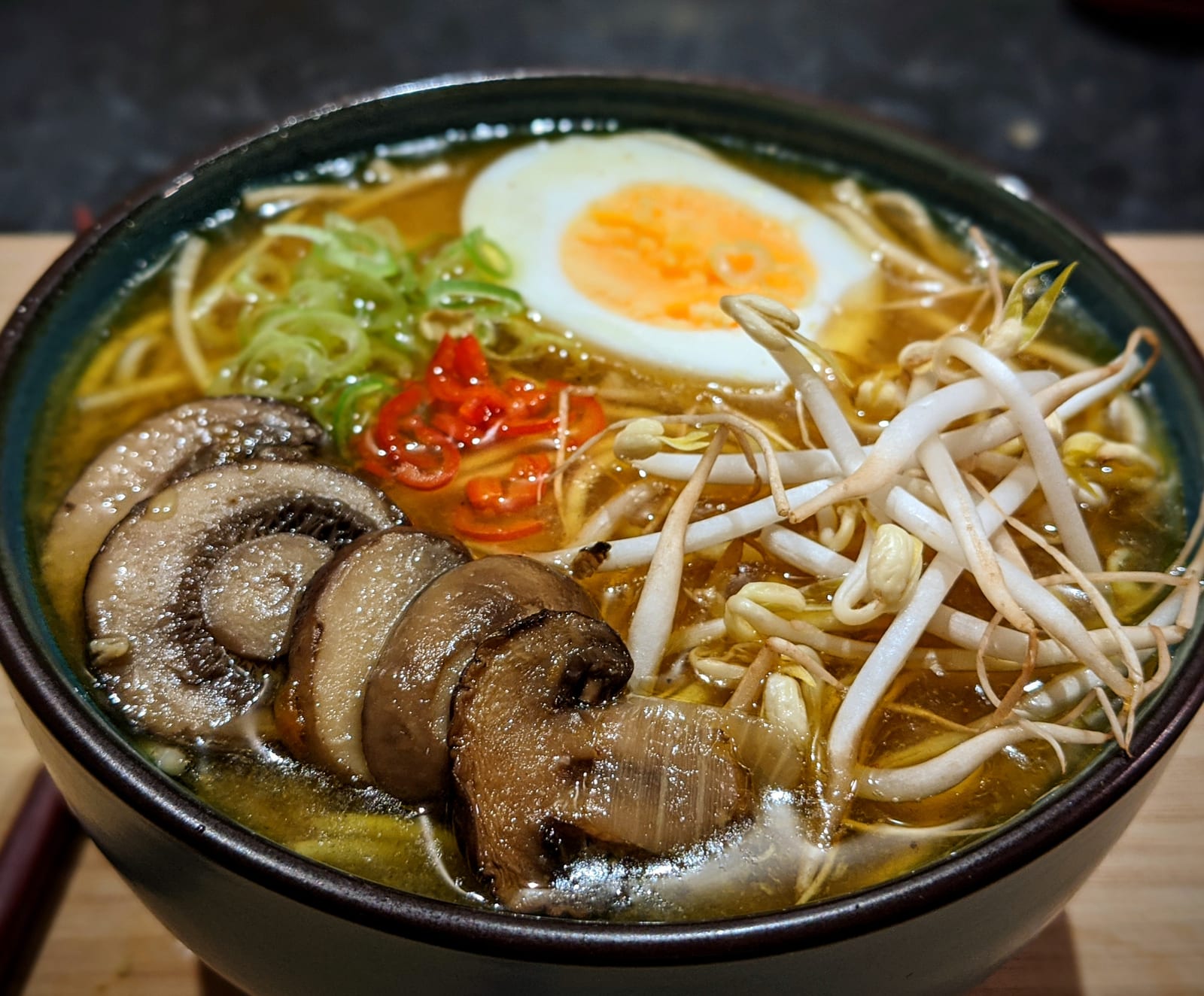 Simpele Japanse Shoyu Noodle Soep