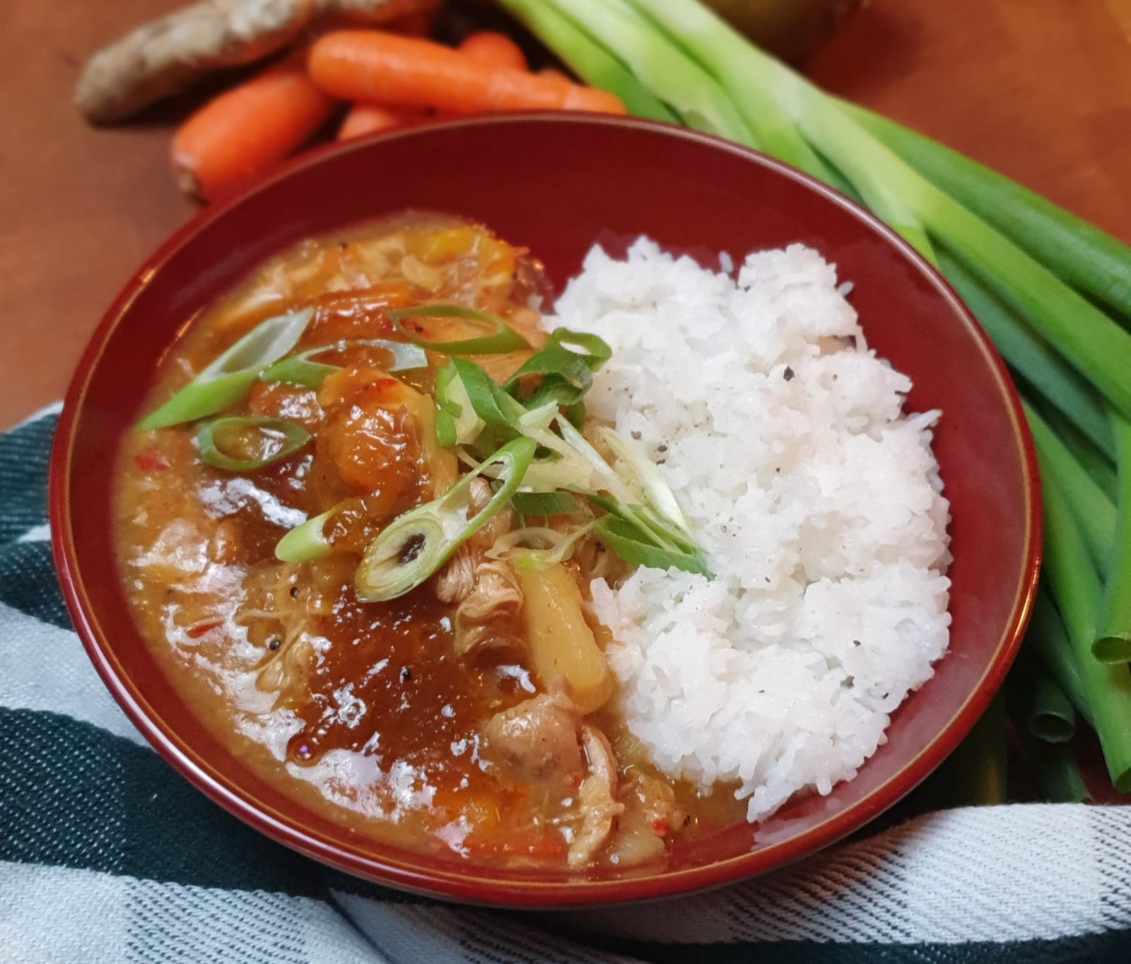 Pittige kippendijen met Gochujang